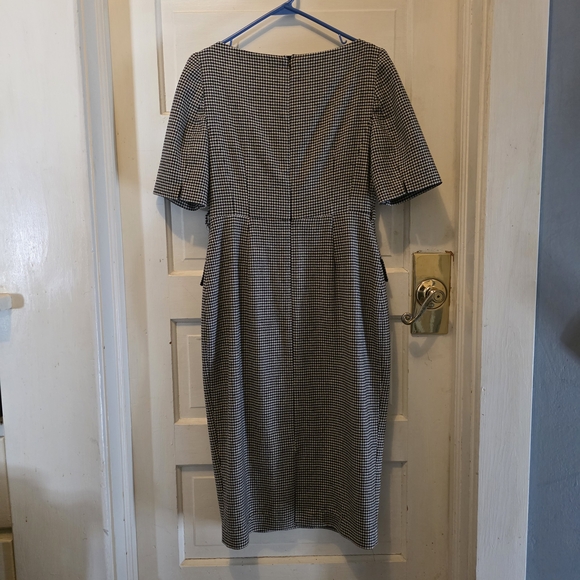 Elegant Black and White Houndstooth Dress - Picture 3 of 3